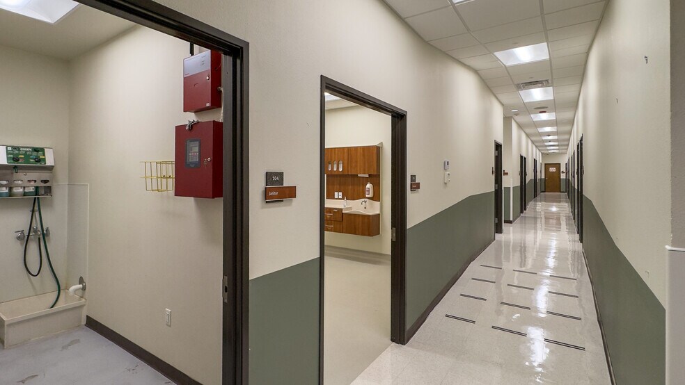More Photos Of 7400 Helen Of Troy, El Paso Medical For Lease