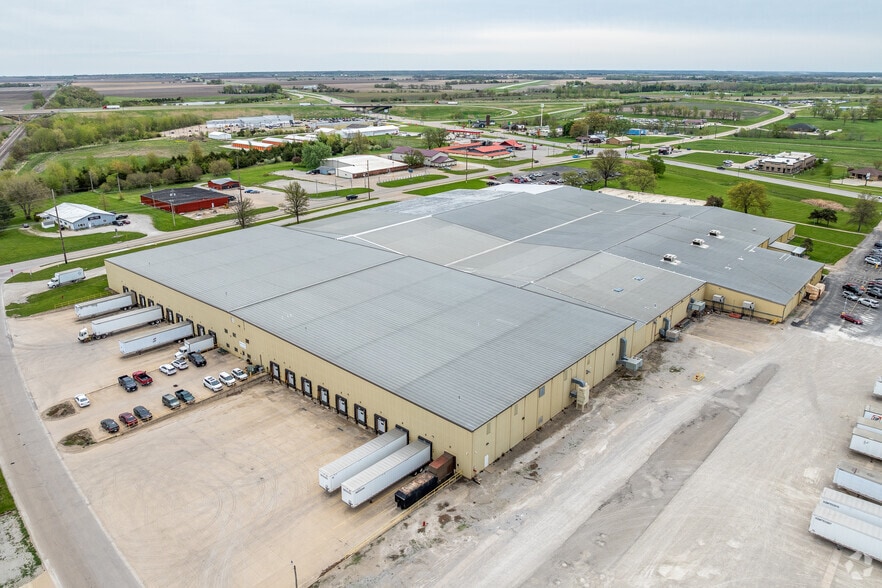 More Photos Of 1805 E Washington St, Mount Pleasant Warehouse For Sale