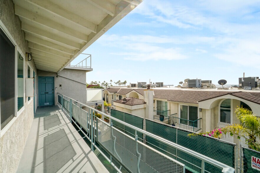 More Photos Of 16 38th Pl, Long Beach Apartments For Sale