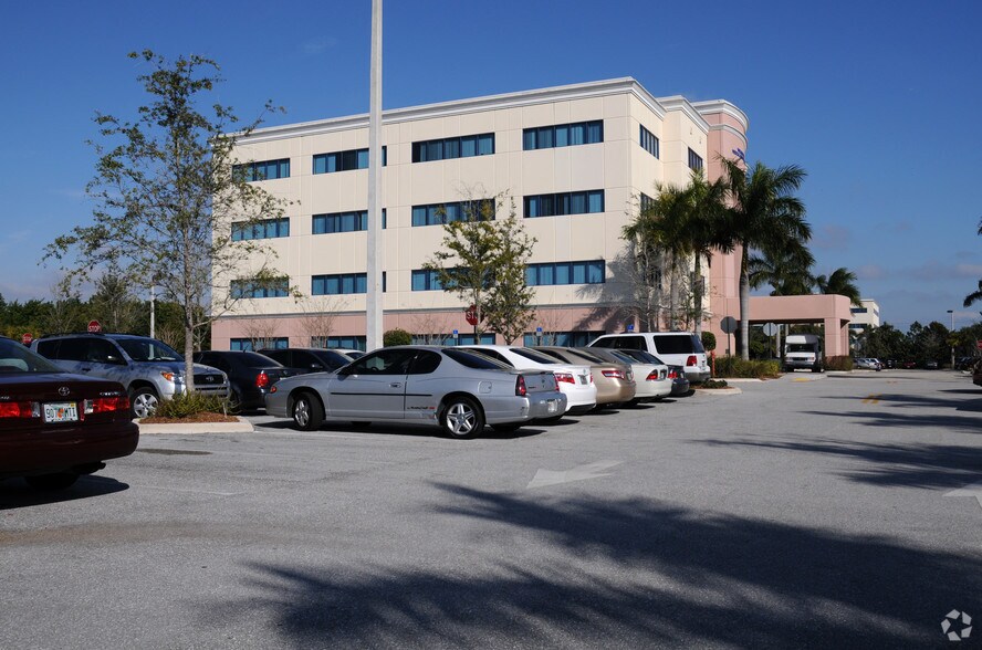 More Photos Of 1397 Medical Park Blvd, Wellington Medical For Lease