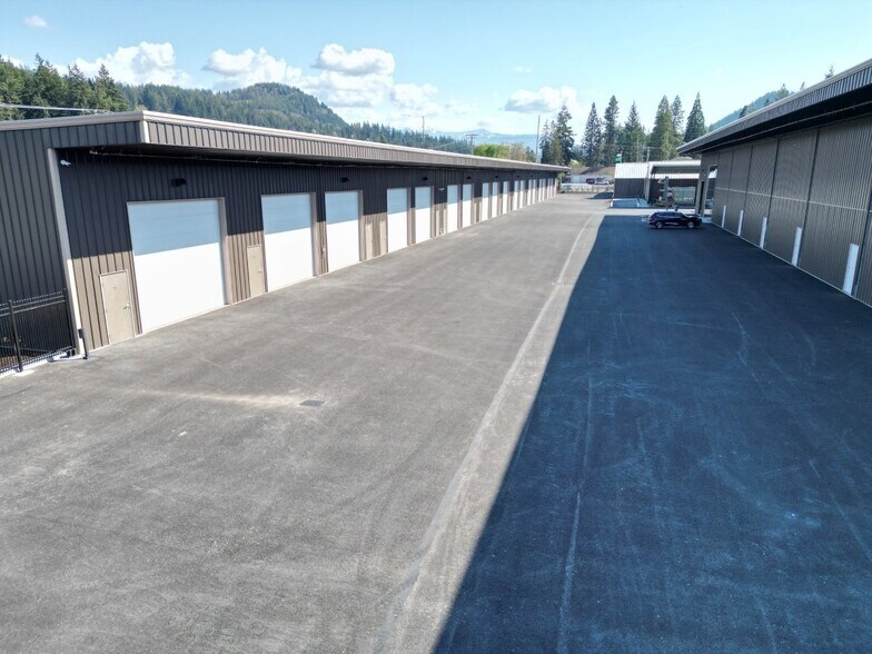 More Photos Of 2024 Farman St N, Enumclaw Distribution For Lease