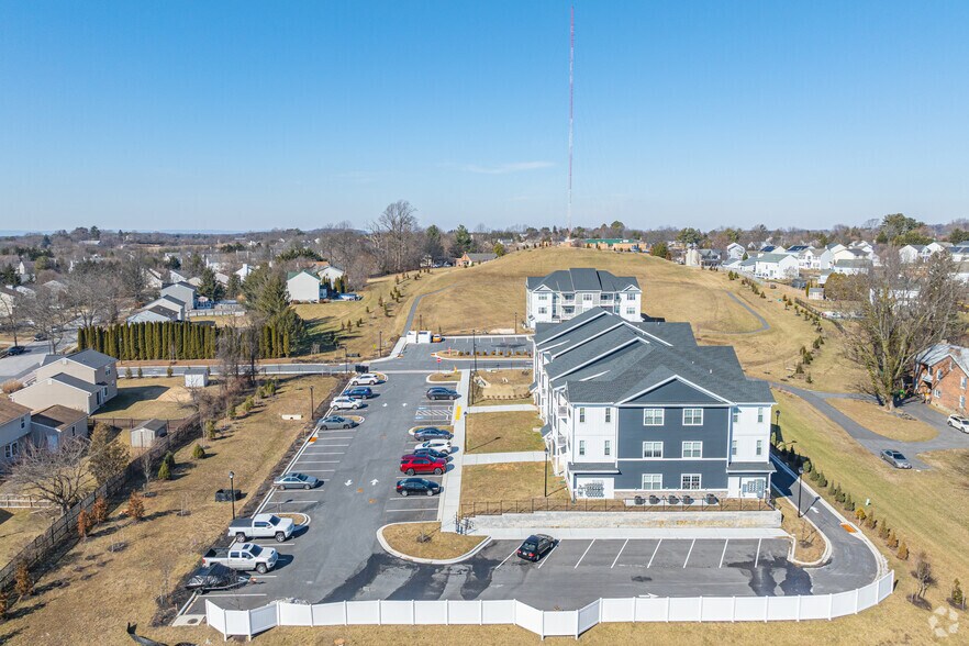 More Photos Of 41 Wttr Ln, Westminster Apartments For Sale