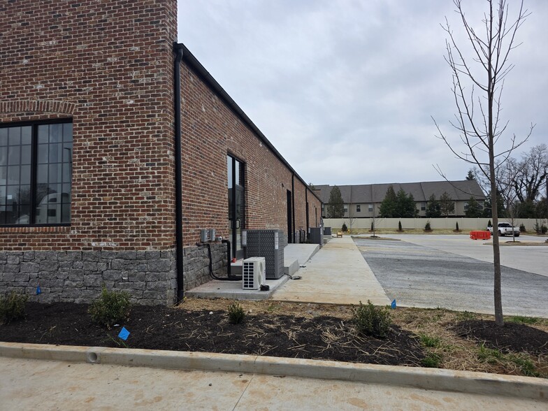 More Photos Of 601 River Rock Blvd, Murfreesboro Warehouse For Lease