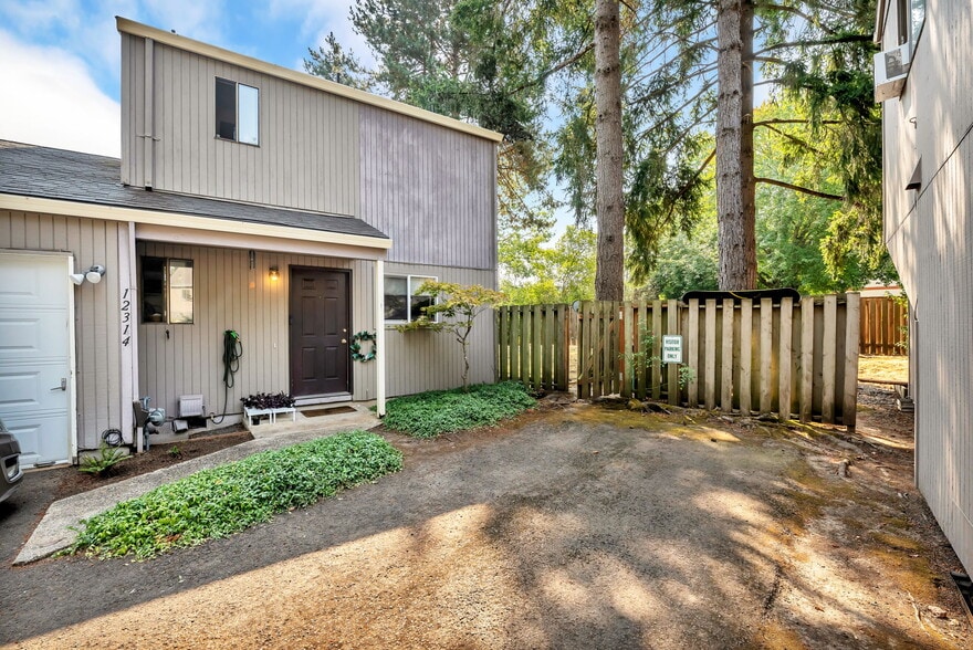 More Photos Of 12344 SW Sussex St, Beaverton Apartments For Sale