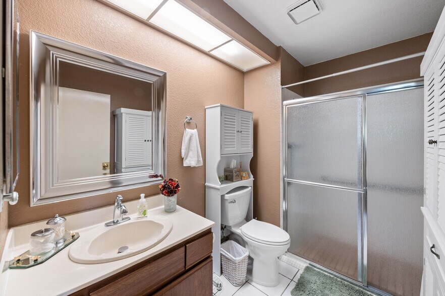 More Photos Of 72805 Park View Dr, Palm Desert Apartments For Sale