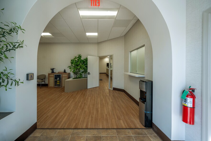More Photos Of 3795 Boynton Beach Blvd, Boynton Beach Medical For Lease