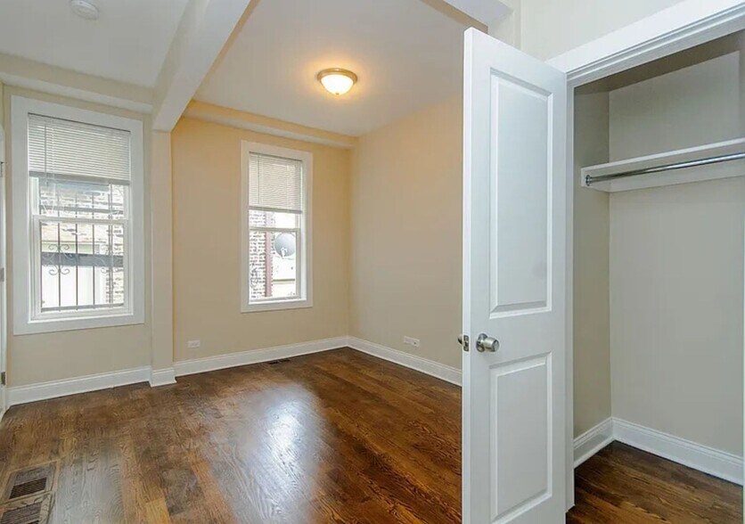 More Photos Of 1334 W 18th Pl, Chicago Apartments For Sale