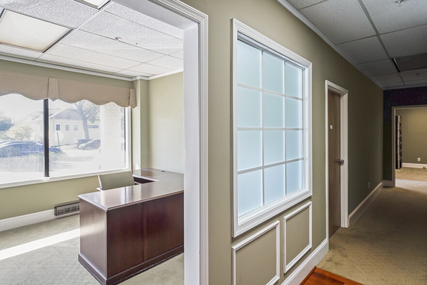 More Photos Of 602 S King St, Leesburg Medical For Lease