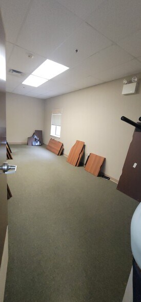 More Photos Of 300 Laird St, Wilkes Barre Warehouse For Lease