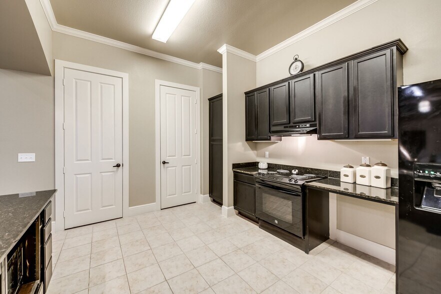 More Photos Of 2410 W Jack Finney Blvd, Greenville Apartments For Sale