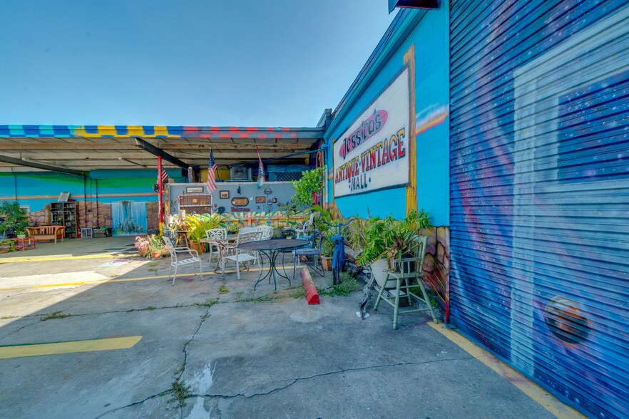 More Photos Of 117-137 Hughlett Ave, Cocoa General Retail For Sale