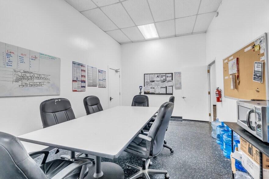 More Photos Of 313-323 N Spur 63, Longview Storefront Retail Office For Sale