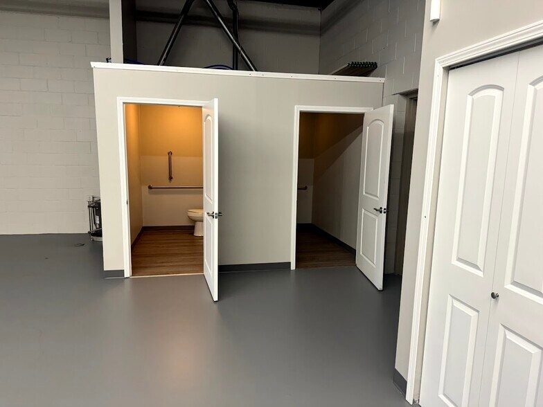 More Photos Of 4805-4825 Salem Ave, Dayton Unknown For Lease