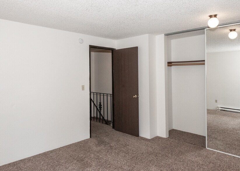 More Photos Of 9350 SW Hall Blvd, Tigard Apartments For Sale