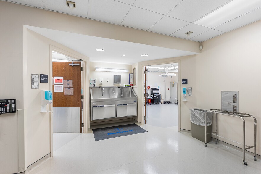 More Photos Of 670 Woodbourne Rd, Langhorne Medical For Sale