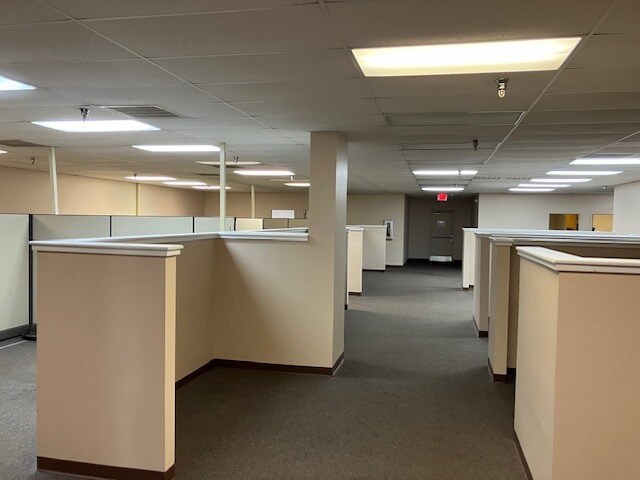 More Photos Of 4612 N 56th St, Tampa Research And Development For Lease