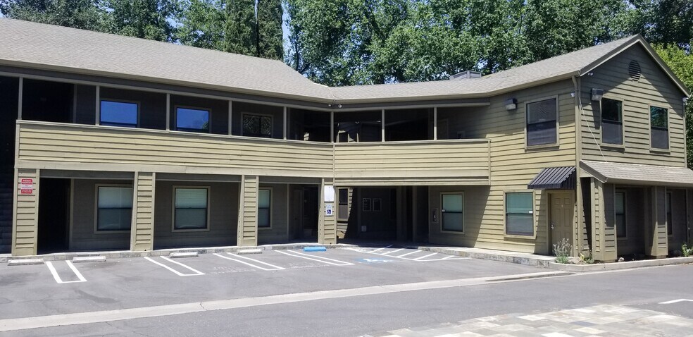 More Photos Of 621-627 13th St, Modesto Office For Lease