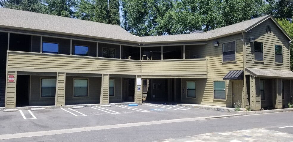 More Photos Of 621-627 13th St, Modesto Office For Lease