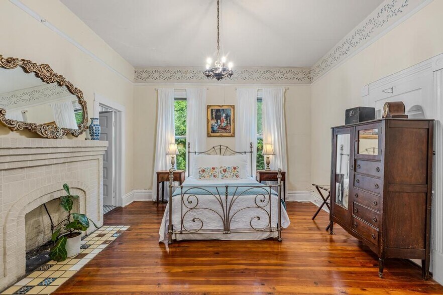 More Photos Of 252 Seavy St, Senoia Hospitality For Sale