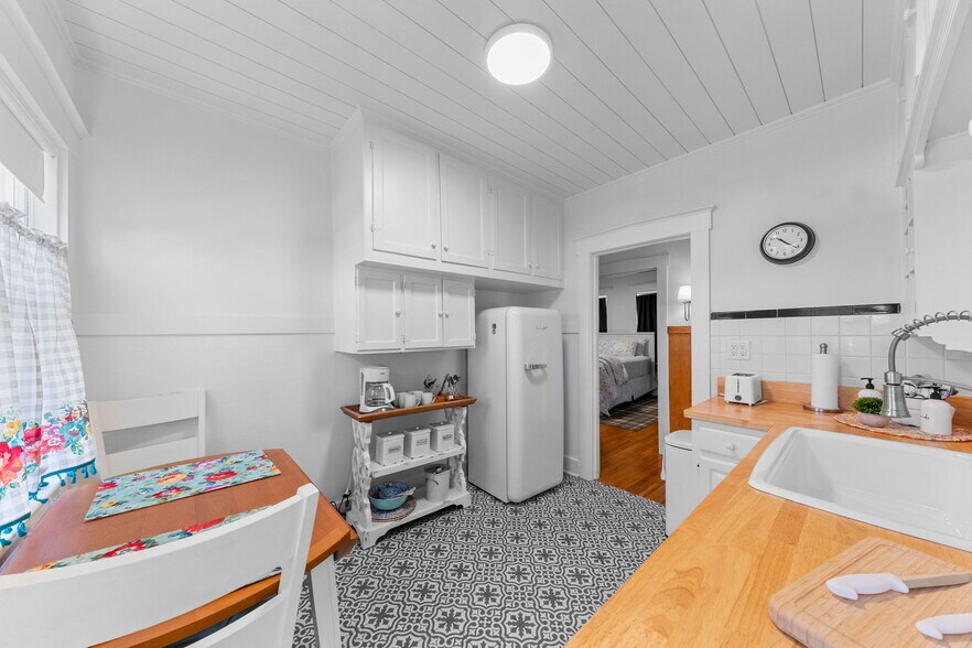 More Photos Of 233 Jackson St, Augusta Specialty For Sale