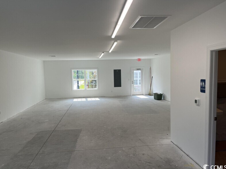 More Photos Of 211 Physicians Ct, Myrtle Beach Flex For Lease