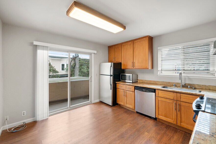 More Photos Of 1444 Walnut St, Berkeley Apartments For Sale