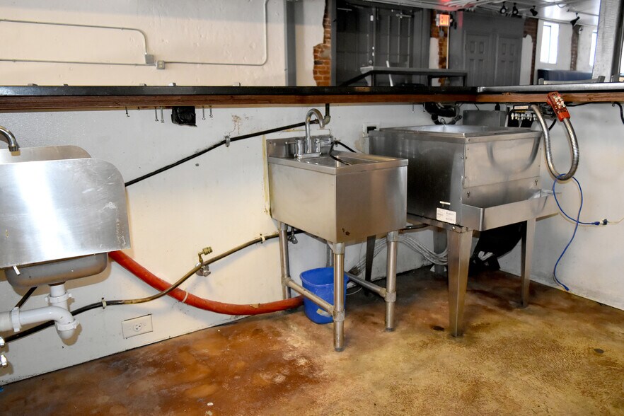 More Photos Of 124 E G.E. Patterson Ave, Memphis Restaurant For Sale