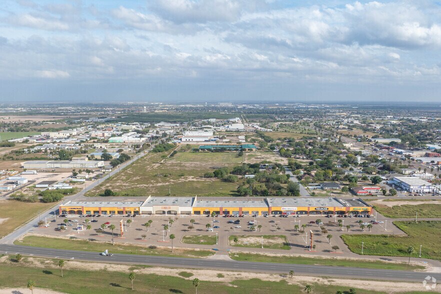 More Photos Of 701 N International Blvd, Hidalgo General Retail For Sale