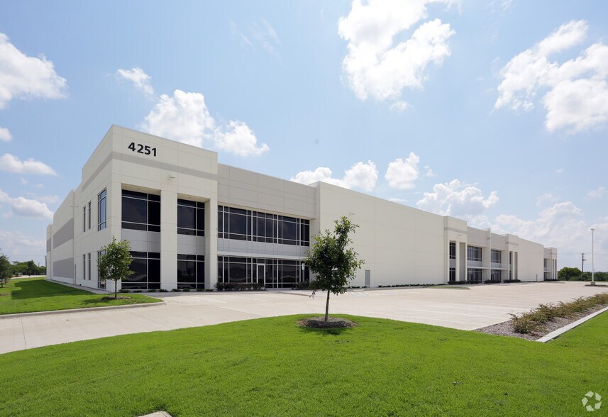 More Photos Of 4251 Dale Earnhardt Way, Northlake Warehouse For Lease
