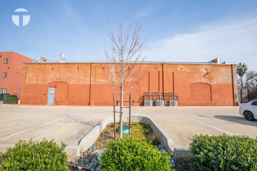 More Photos Of 9700 Railroad St, Elk Grove Restaurant For Lease