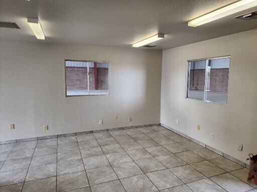More Photos Of 4504 S Country Club Rd, Tucson Warehouse For Lease