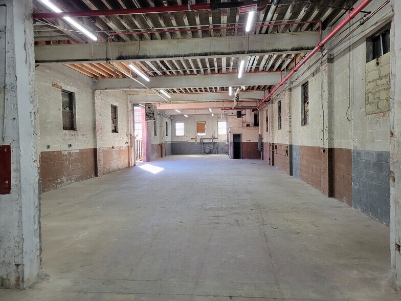 More Photos Of 429 E 164th St, Bronx Warehouse For Lease