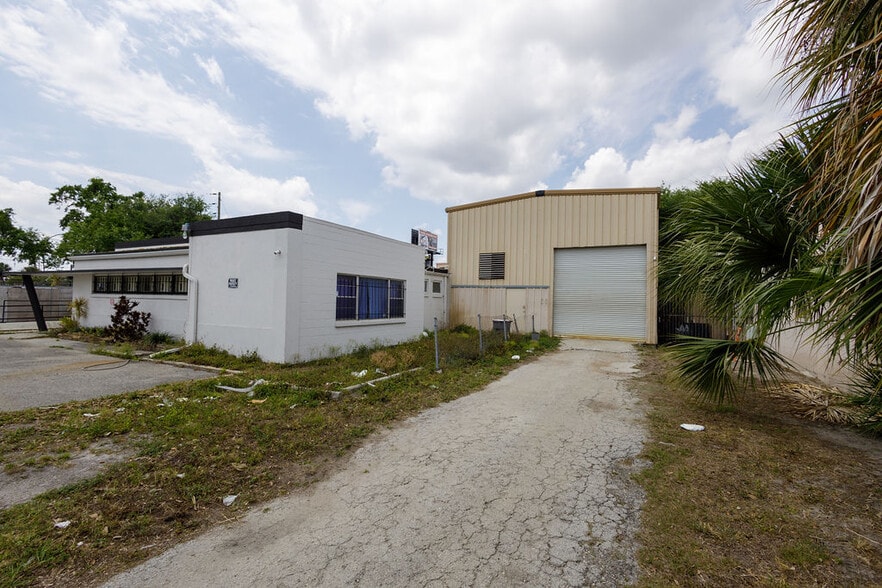 More Photos Of 2520 Hansrob Rd, Orlando Light Manufacturing For Lease