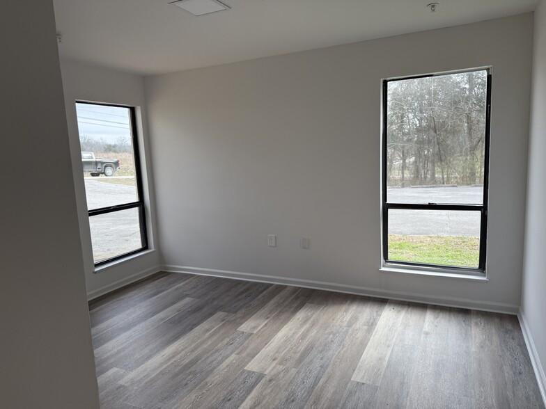 More Photos Of 1428 Rock Springs Rd, Columbia Freestanding For Lease