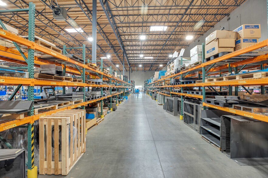 More Photos Of 5504 S 11th St, Ridgefield Distribution For Lease