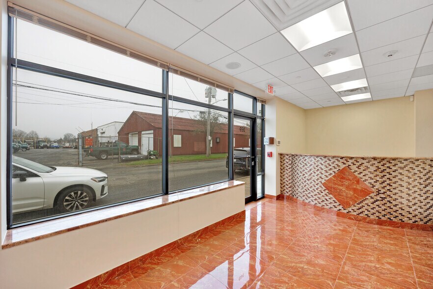 More Photos Of 169 Liberty Ave, Mineola Office For Lease