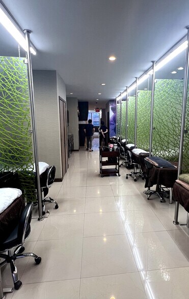 More Photos Of 108 W 14th St, New York Storefront Retail Residential For Lease