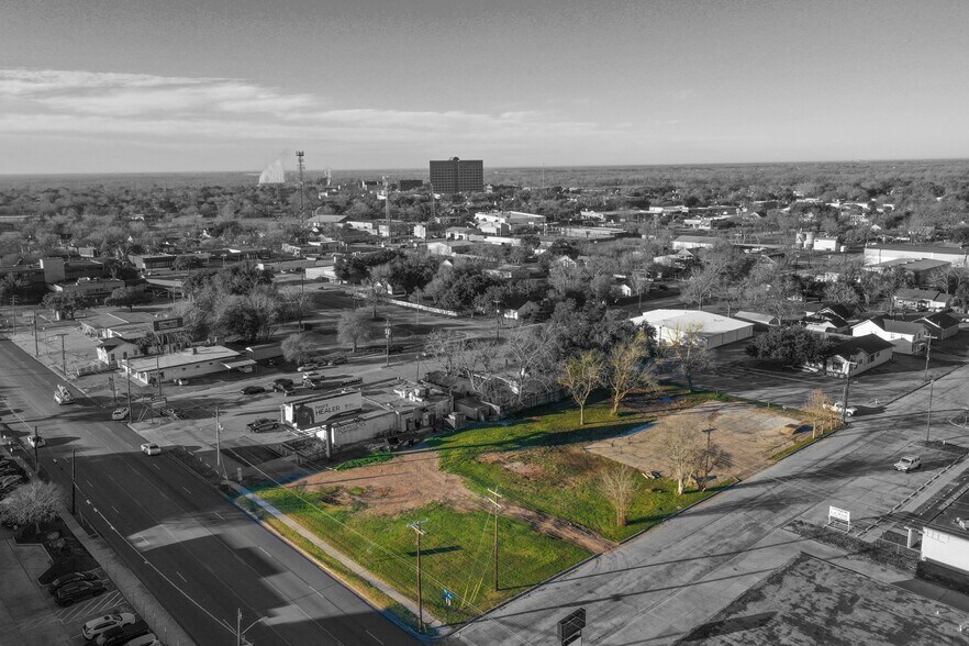 More Photos Of 1409 N Navarro, Victoria Land For Sale