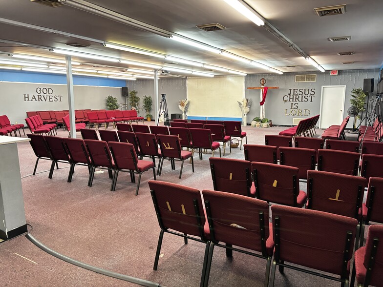More Photos Of 205 Grandview Dr, Frankfort Religious Facility For Sale