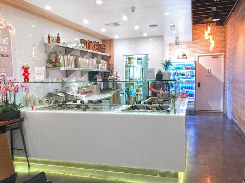 More Photos Of 2301-2309 Main St, Santa Monica Storefront Retail Office For Lease
