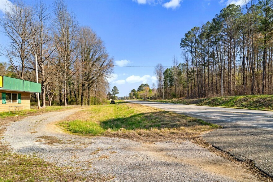 More Photos Of 12745 US 411, Crandall Convenience Store For Sale