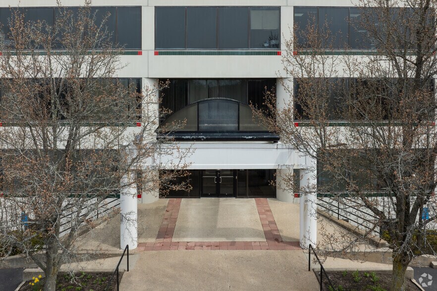 More Photos Of 800 S Main St, Mansfield Office For Lease