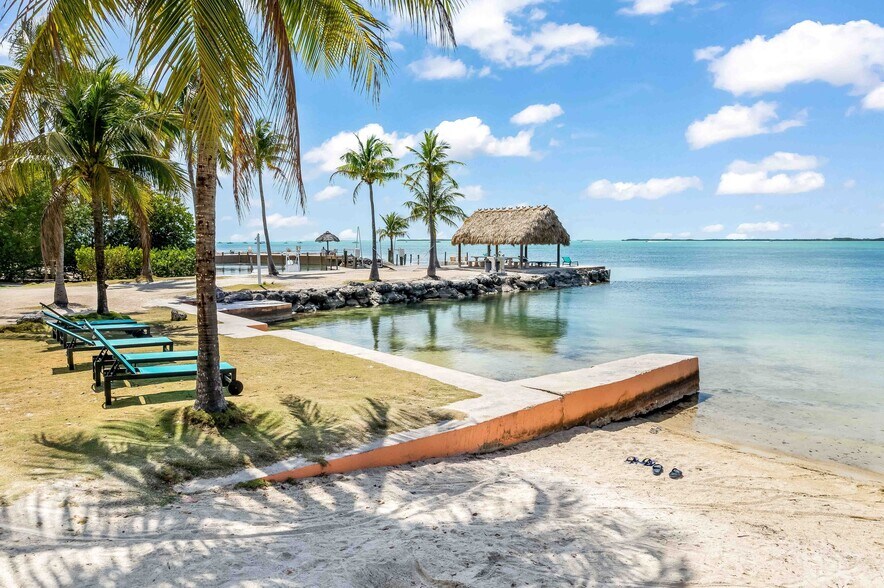 More Photos Of 97850 Overseas Hwy, Key Largo Hotel For Sale