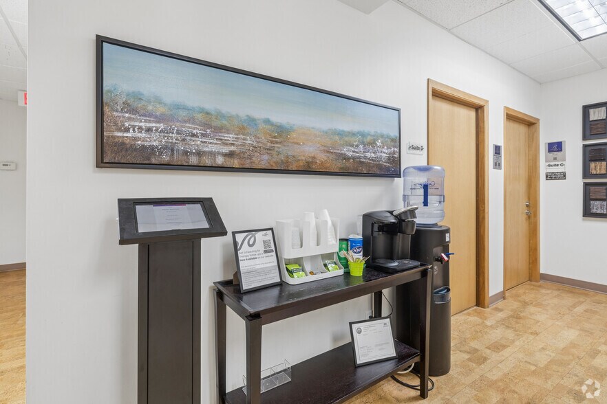 More Photos Of 3801 W 50th St, Minneapolis Medical For Lease