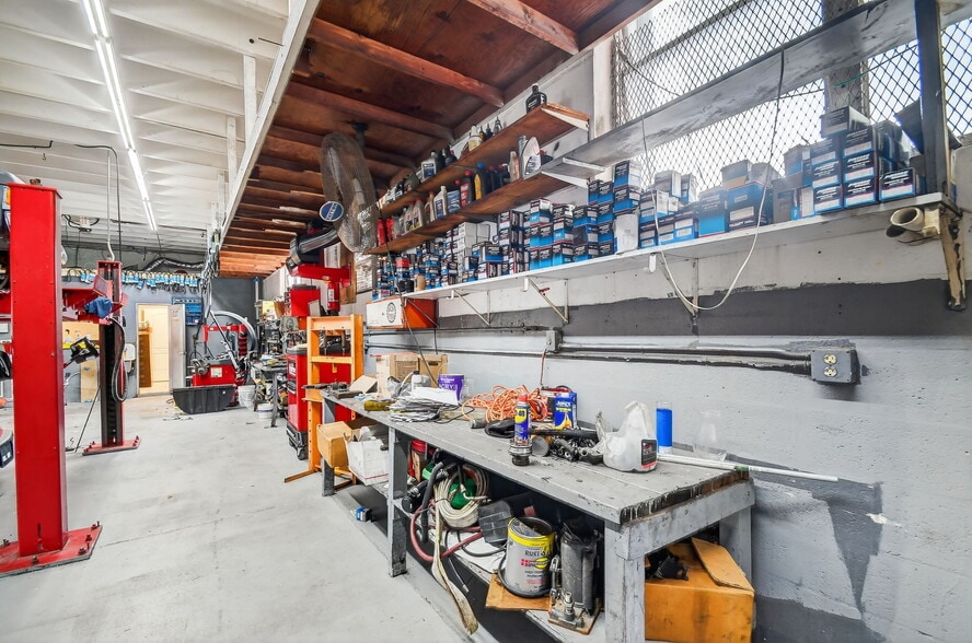 More Photos Of 1901 Florida St, Lake Worth Auto Repair For Sale