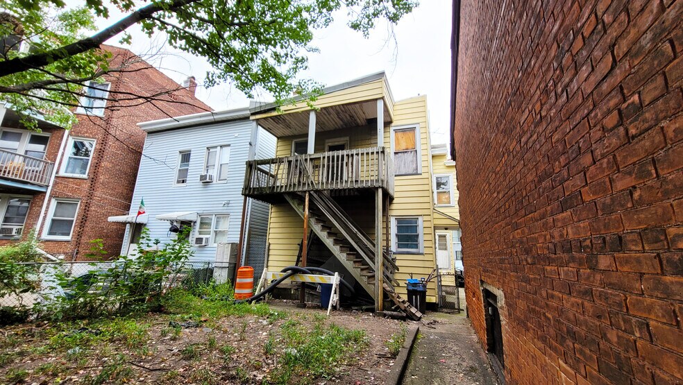 More Photos Of 221-225 Spring St, Paterson Specialty For Sale