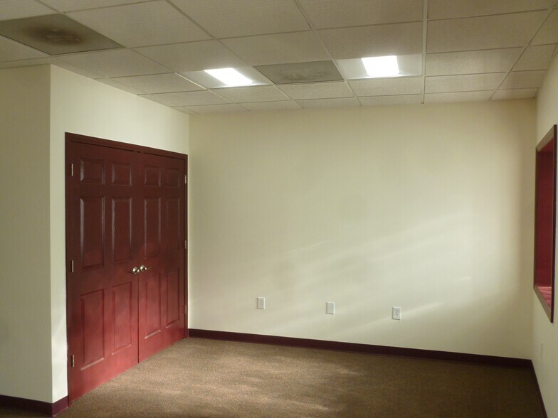 More Photos Of 10 1st St, Lodi Office For Sale