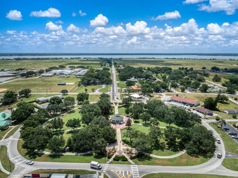 More Photos Of 405 W Interlake Blvd, Lake Placid Office For Sale