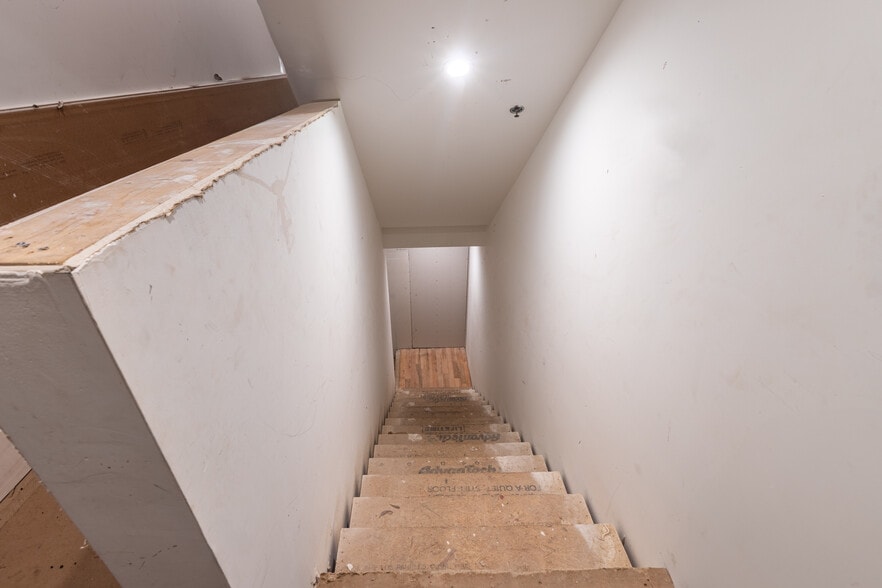 More Photos Of 23 W Broughton St, Savannah Apartments For Lease