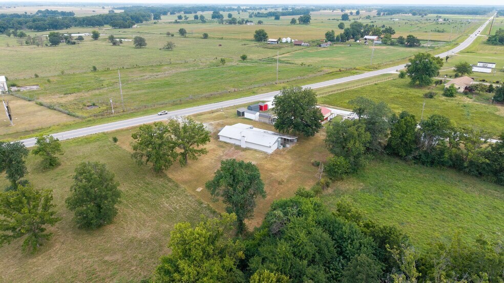 More Photos Of 26601 S 655 Rd, Grove Freestanding For Sale